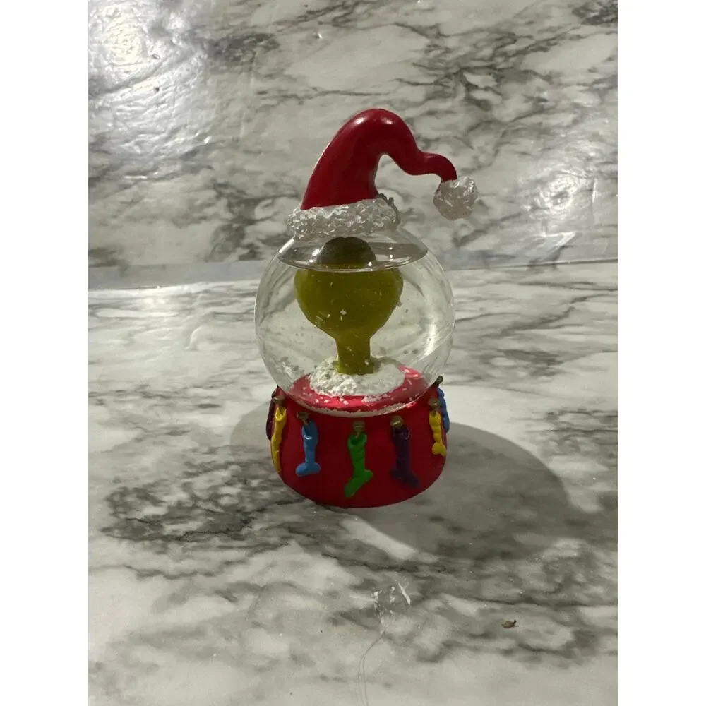 Enesco Grinch snow globe